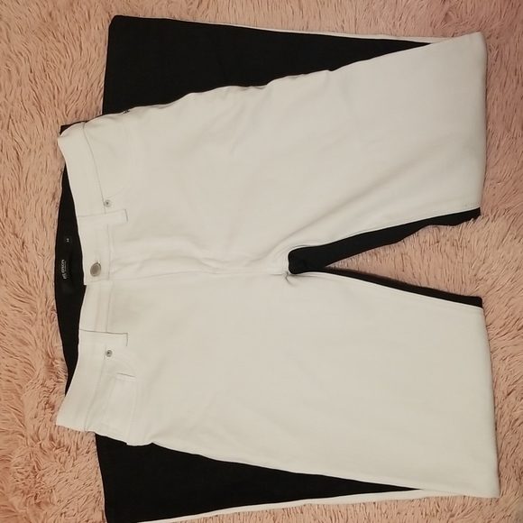 Two toned black and white Hudson Jean's size 28 - Picture 3 of 3